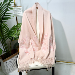 新しい秋冬のマフラーの女性の綿毛のストールの花の刺繍は厚くて暖かいです。