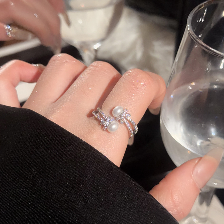 Corea del Sur ins triángulo circón anillo abierto nicho creativo versátil anillo de dedo índice elegante lujo ligero accesorios de alto sentido