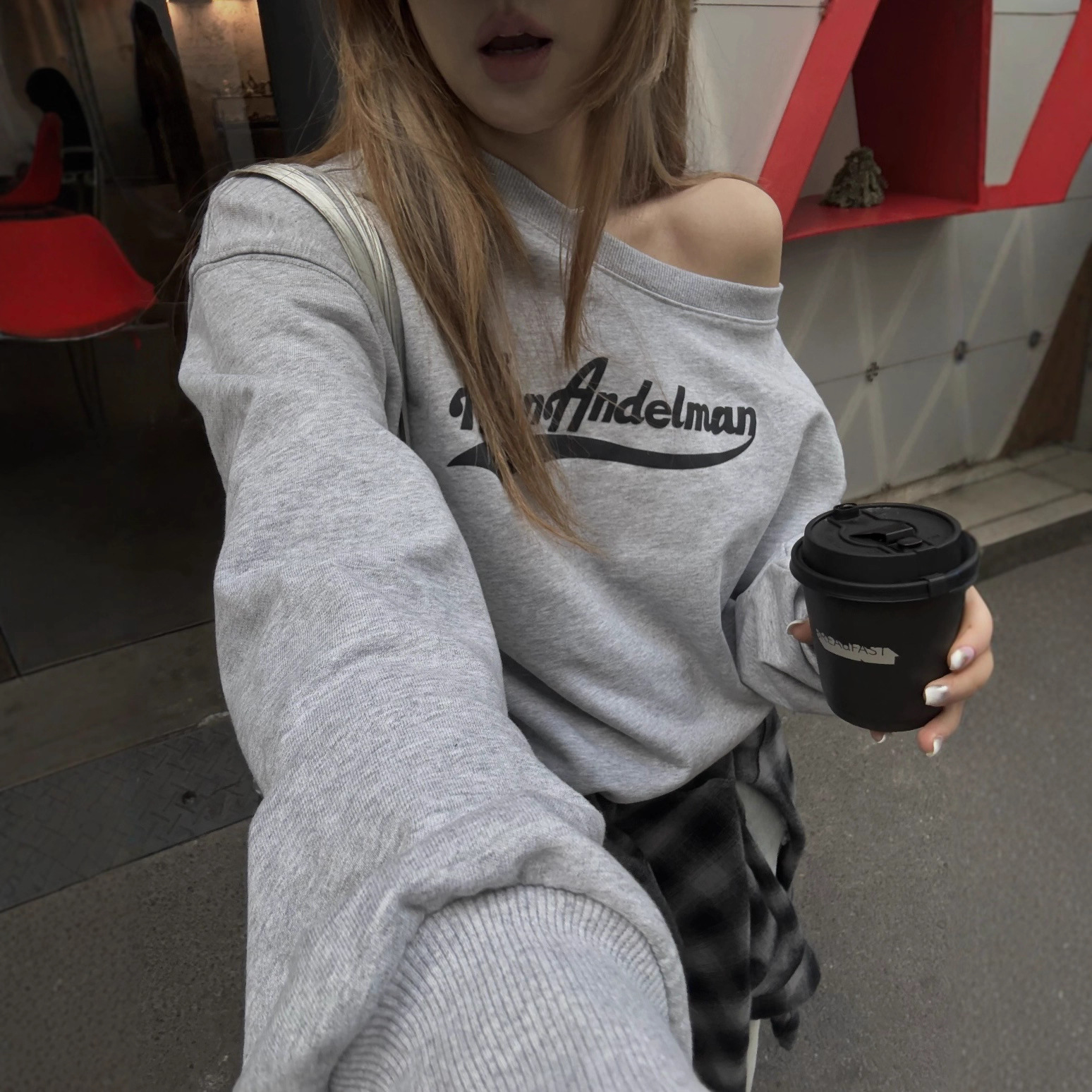 An New Design Niche Foam Letter Off-Shoulder Sweatshirt for Women, Loose Fit, Versatile, Autumn and Winter Long-Sleeve Top