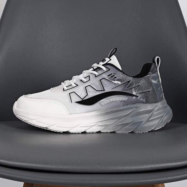 Thin breathable big lightweight sneakers