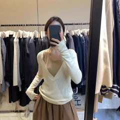 拼接假两件挂脖v领针织衫女秋季撞色修身毛衣设计感纯欲长袖上衣