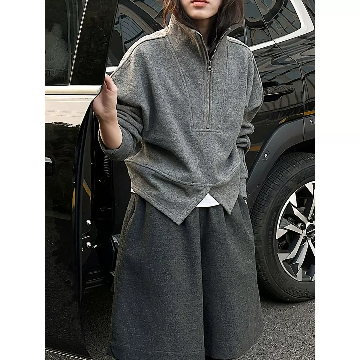 鹿西 软糯设计感半拉链加厚加绒卫衣女秋冬宽松下摆开叉上衣2752