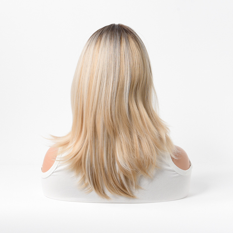 Couverture de casque de simulation de perruque synthétique pour femmes, bonnet de perruque, frange à chevrons ondulée, cheveux bouclés de longueur moyenne_voghion.com