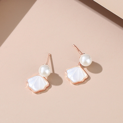 Fan-shaped shell earrings for women 925 sterling silver mini skirt mother-of-pearl earrings French style small fragrant shell earrings wholesale
