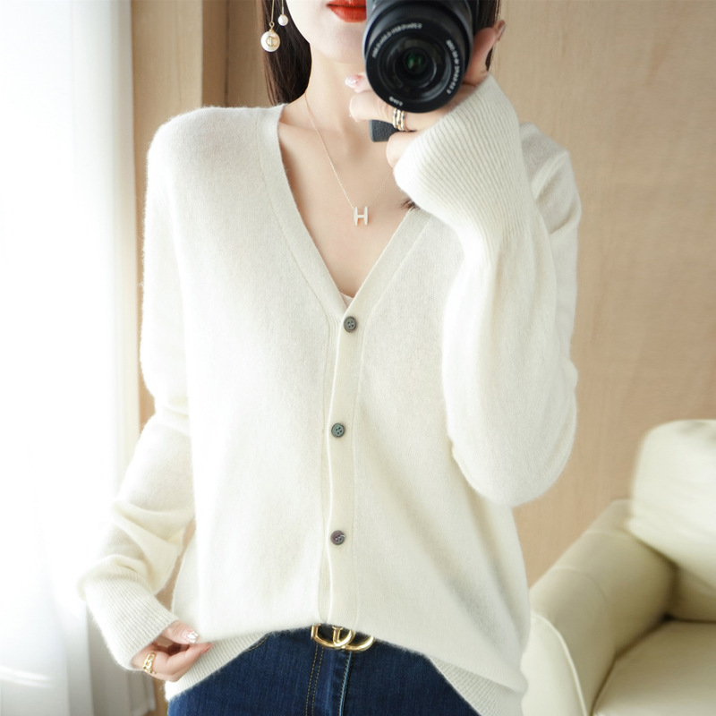Cross-Border 2025 Autumn and Winter New V-Neck Core-Spun Yarn Knitwear Long-Sleeve Cardigan Loose Plus-Size Coat Sweater Cross-Border 2025 Autumn and Winter New V-Neck Core-Spun Yarn Knitwear Long-Sleeve Cardigan Loose Plus-Size Coat Sweater