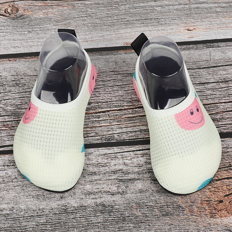 Matching Yilang children's beach shoes swimming wading upstream diving quick-drying non-slip cut-proof soft bottom snorkeling shoes