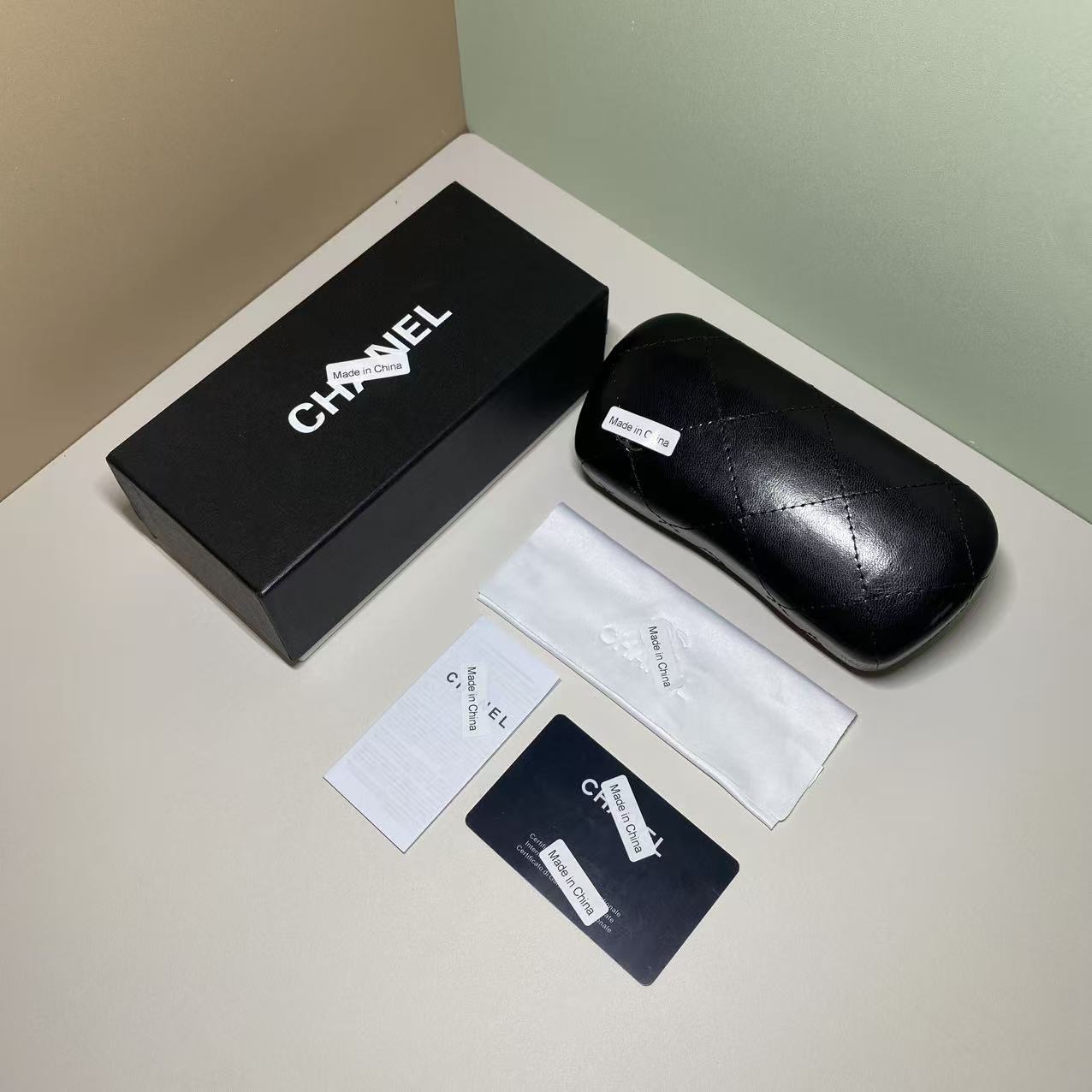 Fábrica al por mayor directa de una sola pieza de caja de espejos de alta calidad caja de almacenamiento gafas de sol gafas de sol caja de gafas de sol