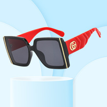 欧美跨境网红同款方框太阳镜时尚女士户外防紫外墨镜PC架大框眼镜