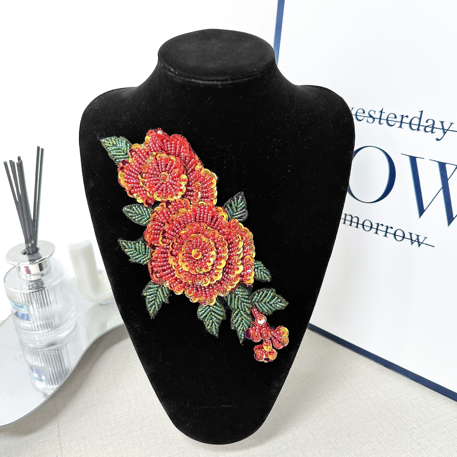 Invierno pesado flores rojas cuentas bordadas de tela estilo nacional multicapa flor tridimensional vestido decoración de camisa image 7