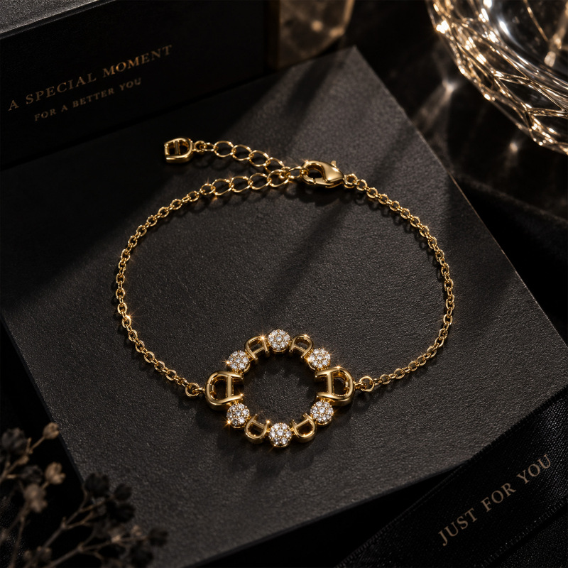 Light Luxury Niche Horseshoe Buckle Zircon Bracelet with a High-End Feel, Retro Fashion, Cross-Border Hot-Selling Bracelet Jewelry Wholesale Light Luxury Niche Horseshoe Buckle Zircon Bracelet with a High-End Feel, Retro Fashion, Cross-Border Hot-Selling Bracelet Jewelry Wholesale