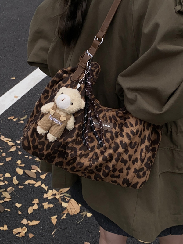 外单大容量包包女式2025新款超火小众豹纹单肩包高级感通勤托特包|undefined