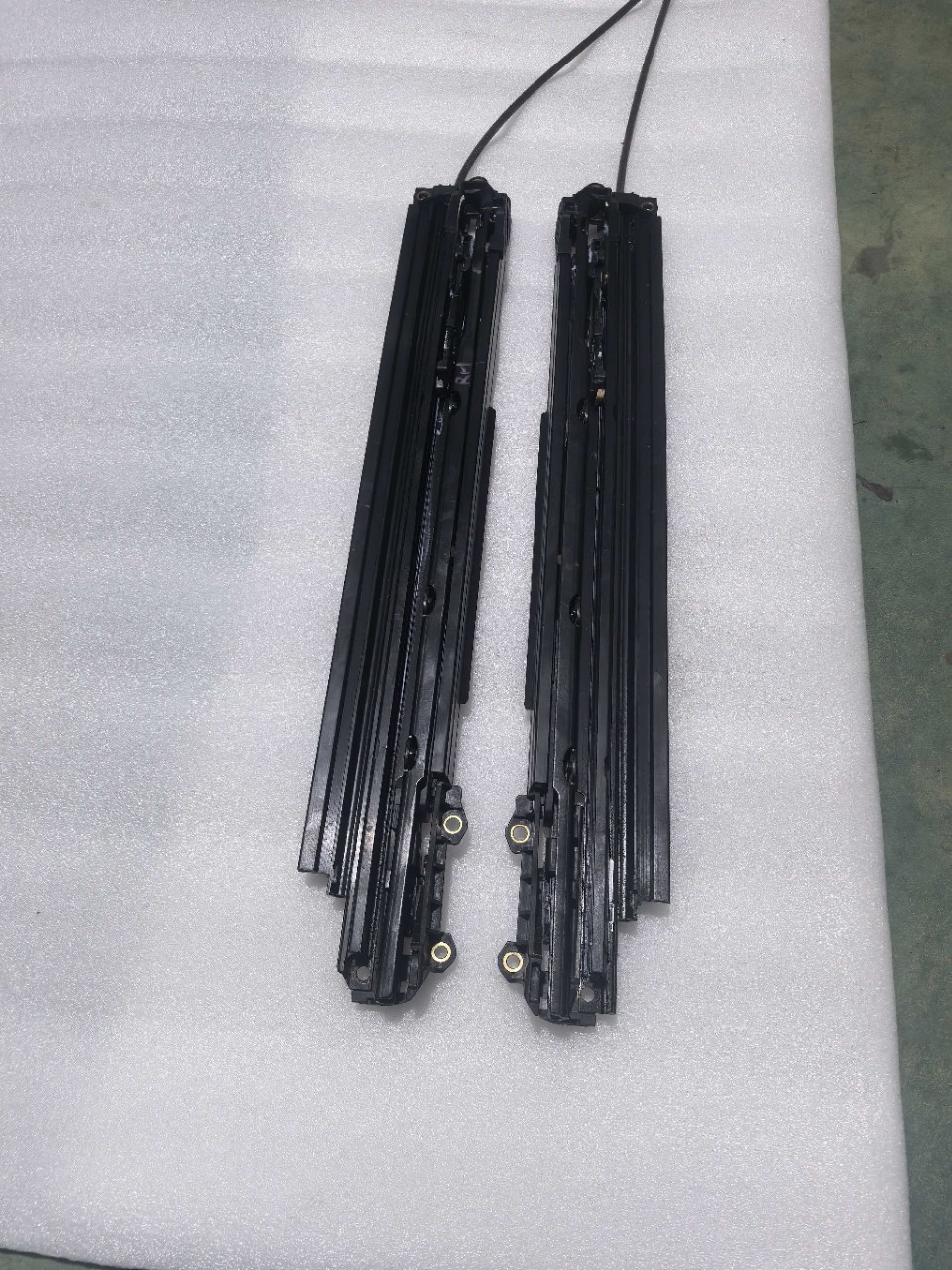 976 Sunroof Bracket Is Suitable for Porsche 971 Sunroof Bracket 971/976 Porsche Sunroof Slide Assembly