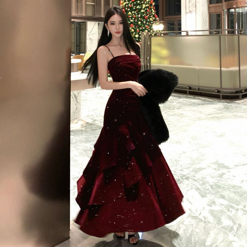 French-Style Red Velvet Dress with Fine Sparkle, Ruffled Christmas Gown, Burgundy Slim Fit