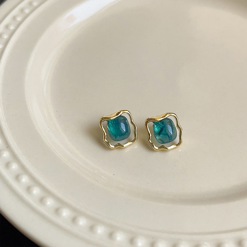 Klein blue love earrings for women Japanese and Korean small fresh geometric acrylic earrings exquisite small high-end earrings