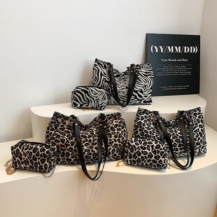 ���]���y�����μ�����ذ�����������2025ins�ж��Lб�����Ů��