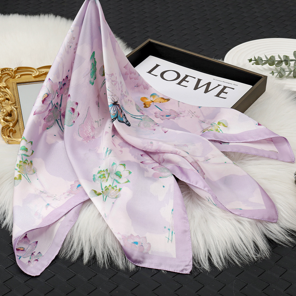 Elegante flor de loto color claro 70 bufanda de seda de satén bufanda de seda con estampado de mariposa bufanda cuadrada de color fresco de alta calidad