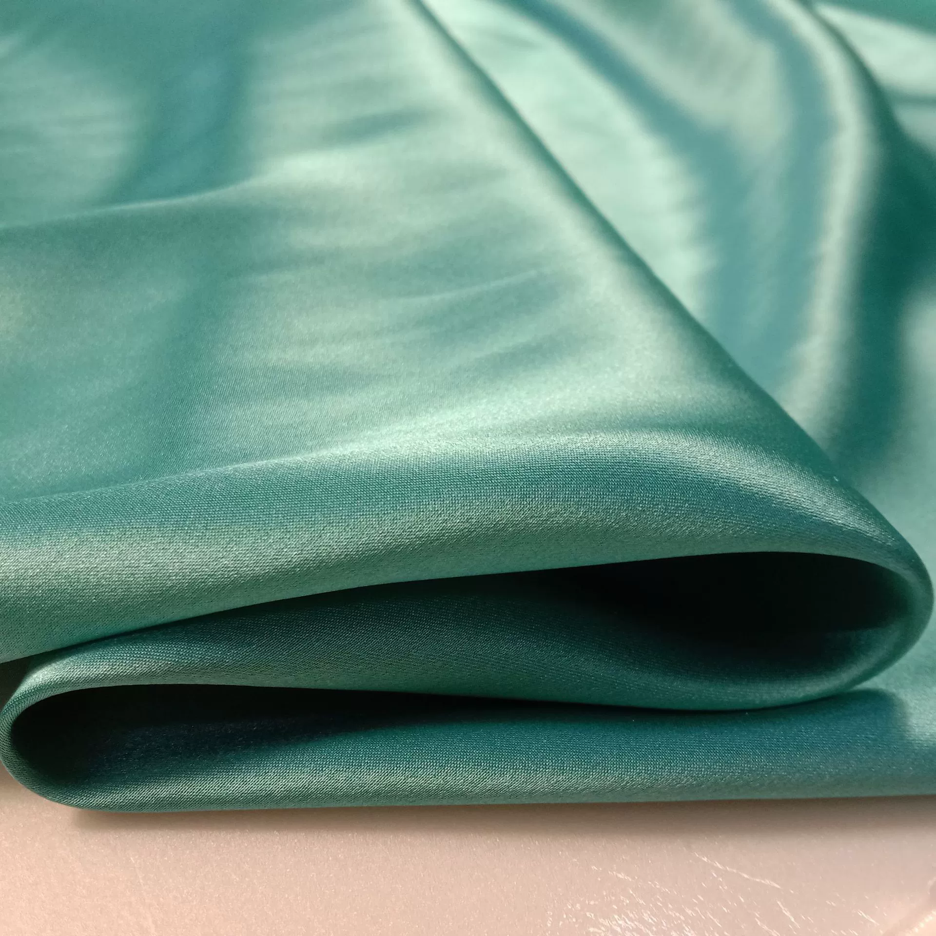 吉弟华都 Silk pijama, sleep mask, bedspread