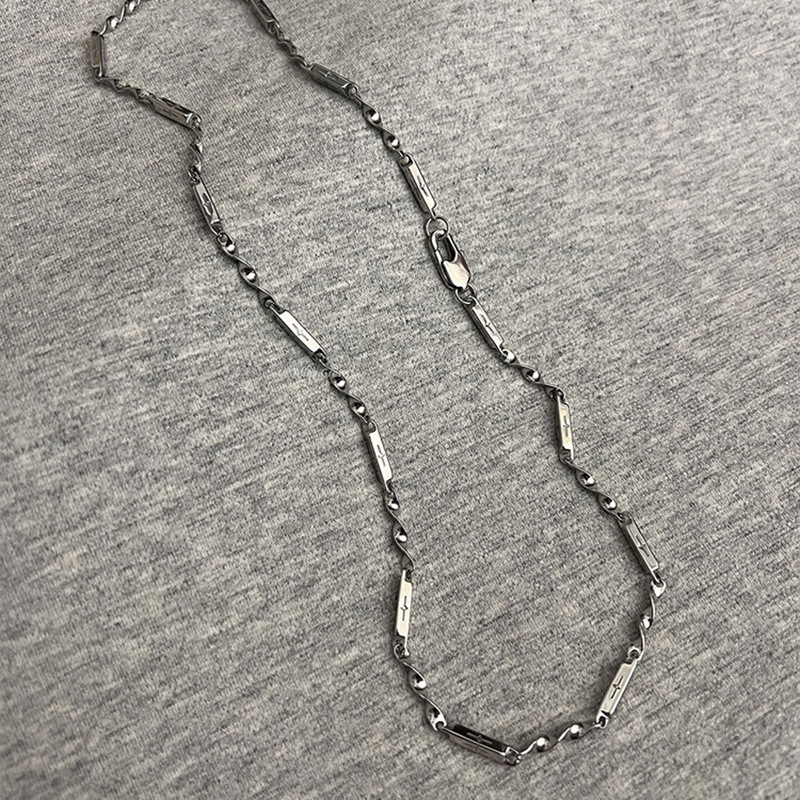 Men’s Cuban Link Bracelet • Premium Stainless Steel • Waterproof & Hypoallergenic. Classic Street Style, Durable & Comfortable. Symbol Of Confidenc_voghion.com
