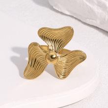 跨境新款不锈钢开口戒指清新甜美高级感宽版三瓣花钛钢手饰不掉色