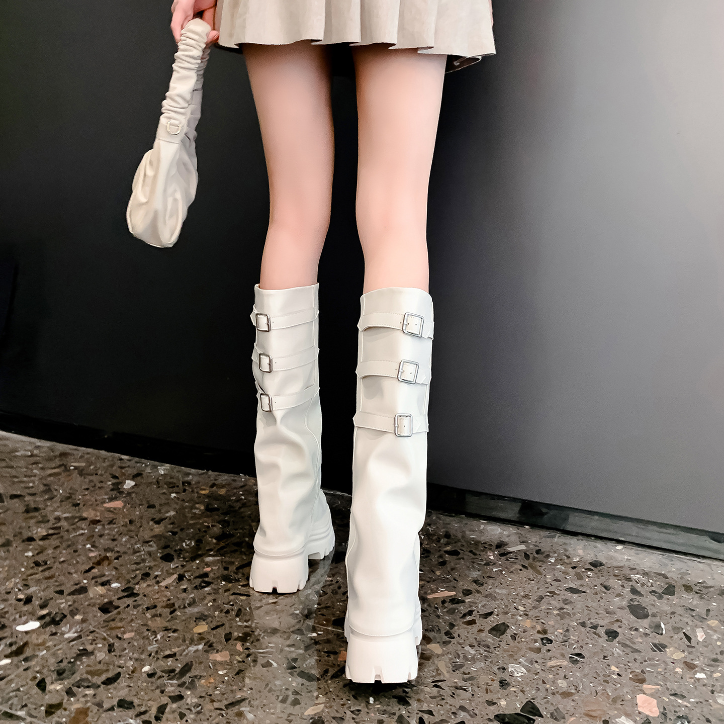 Lớp lót nhung màu trắng nhạt 12cm