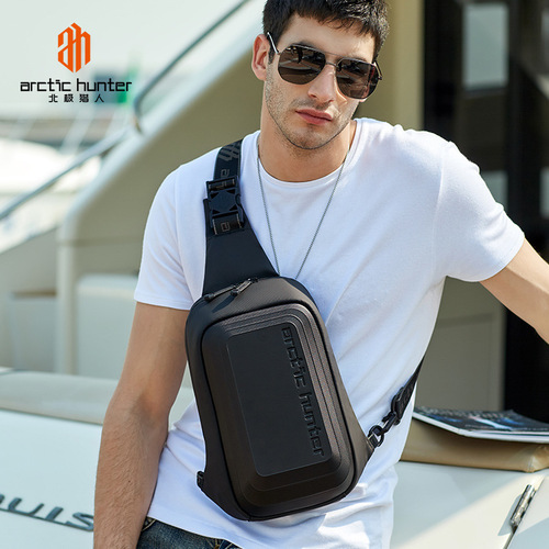 New fashion brand EVA hard shell crossbody bag, water repellent and pressure resistant motorcycle armor bag, cycling chest bag for men