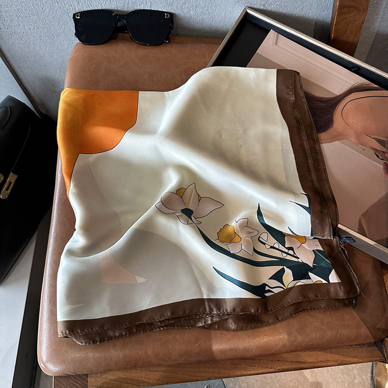 Bufandas de seda para mujeres 2025 primavera y otoño moda versátil temperamento minimalista 65cm bufandas de seda simuladas bufandas delgadas bufandas