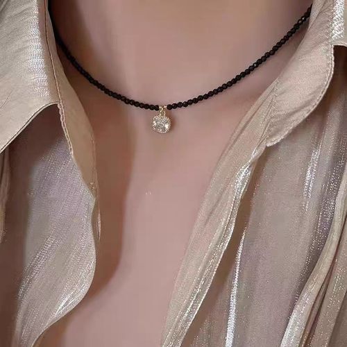 Black spinel pearl clavicle chain simple retro necklace women's light luxury niche beaded choker necklace accessories