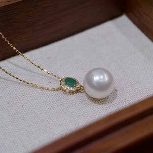 18K Gold Accessories Oval Emerald Pendant E0.18Ctd0.1Ct with 10-11 Beads Without Beads Without Chain