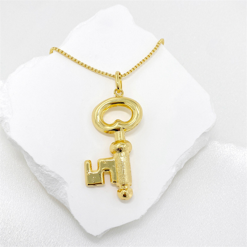 1 Piece Quantity Wholesale Jewelry Retro Exaggerated Key Copper Plating Key Pendant Necklace