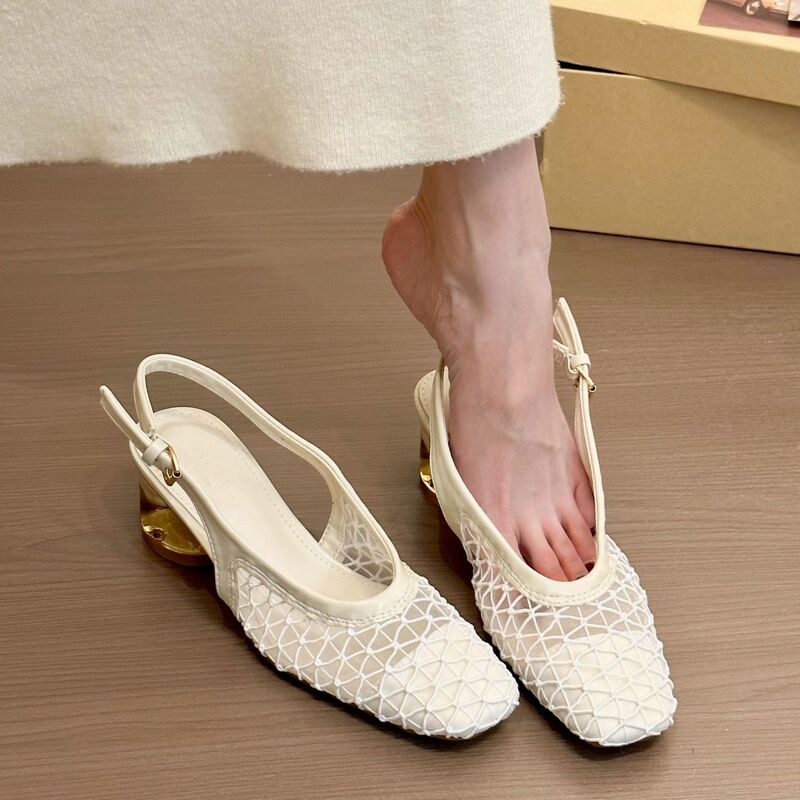 Vintage and exquisite low-heeled shoes for summer, French-style woven hollow square-toed fishnet chunky heel closed-toe sandals