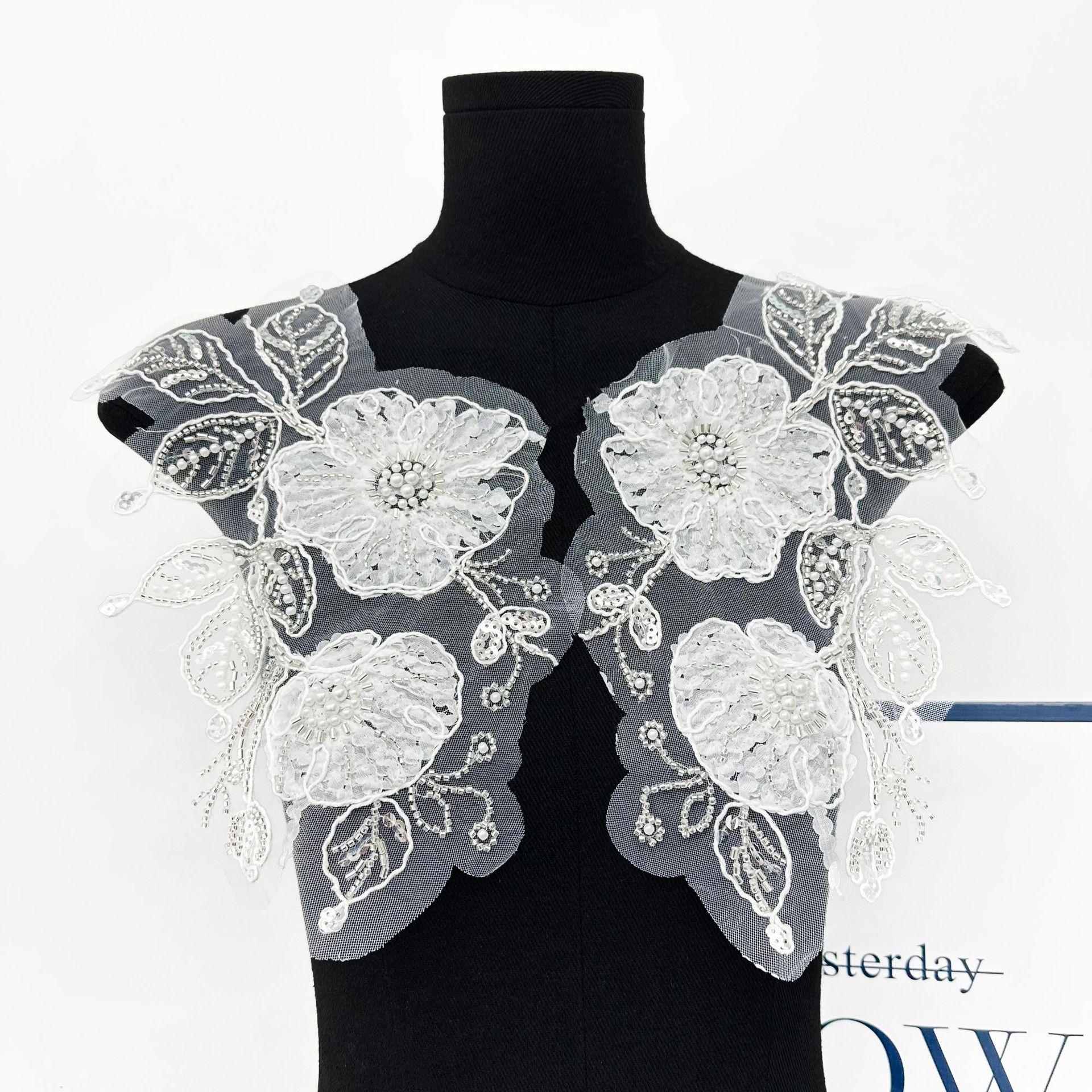 Blanco encaje bordado pegatinas de encaje floral vestido de boda DIY accesorios multi-tamaño floral mariposa decoración simétrica image 15