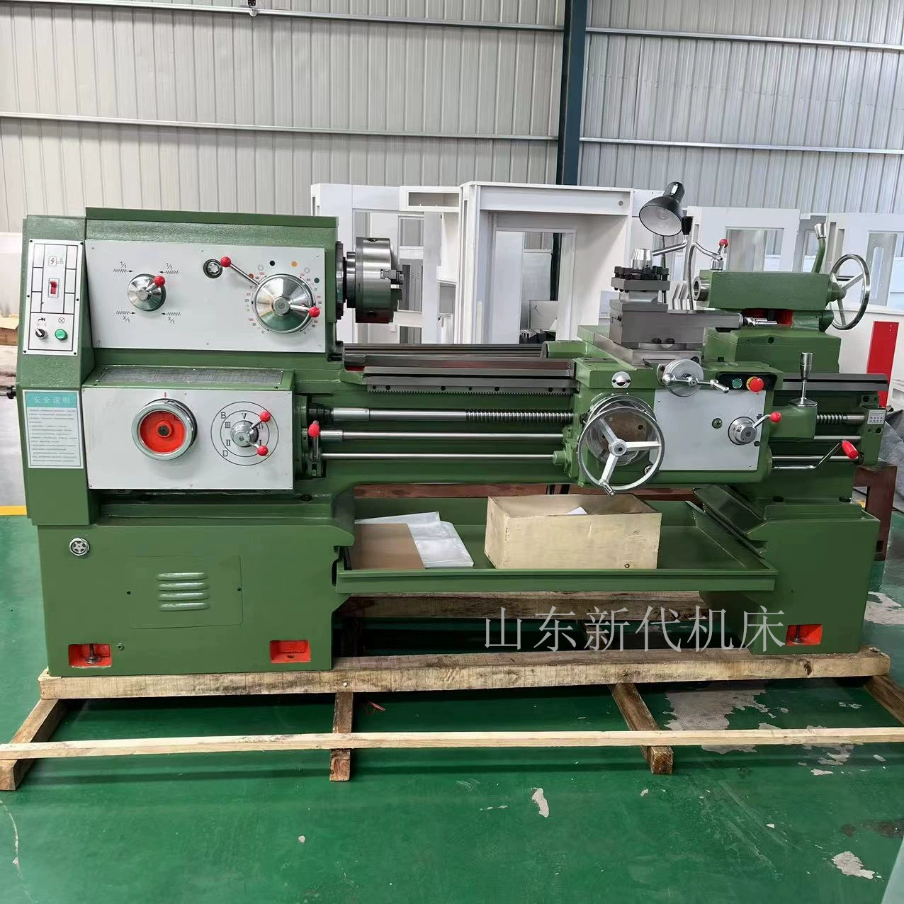 Модель Шэньян CA6140 Обычный токарный станок 6150 Общий автомобиль 20 токарный станок 6250 Седло токарный станок завод прямых продаж