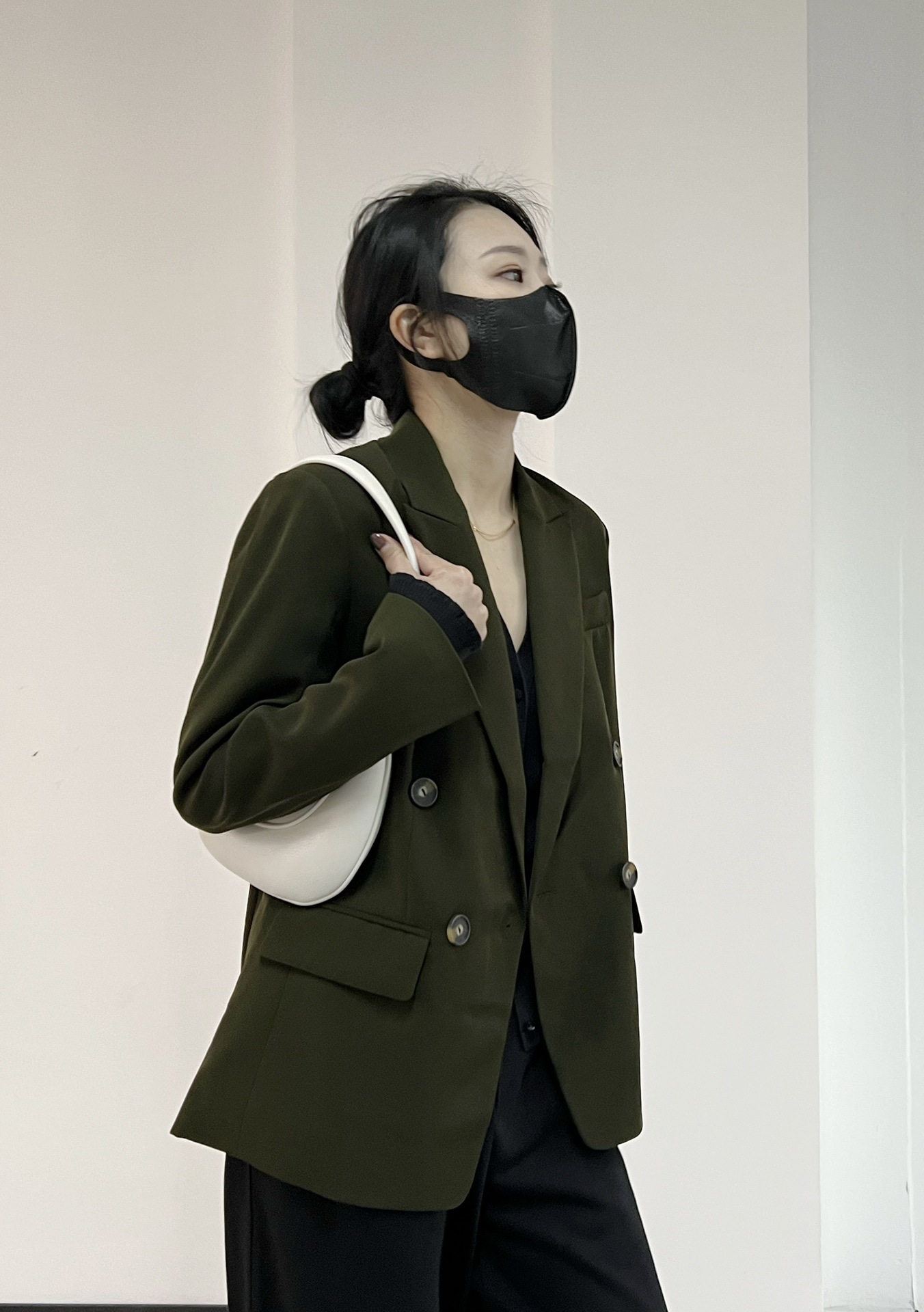 2020 Spring and Autumn women's new solid color lapel double-breasted casual long-sleeved small suit jacket for women