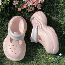 利达妮超好看洞洞鞋女款2025厚底包头防滑拖鞋夏外穿高级感配裙子