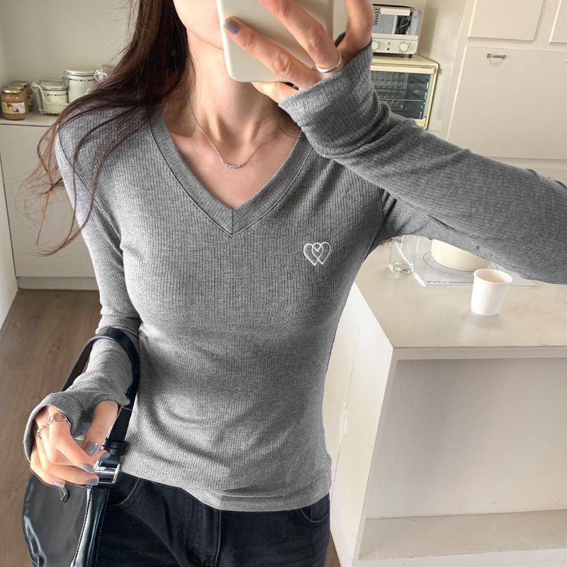 美式复古修身V领爱心刺绣打底衫女25秋季新款百搭学生百搭上衣女|undefined
