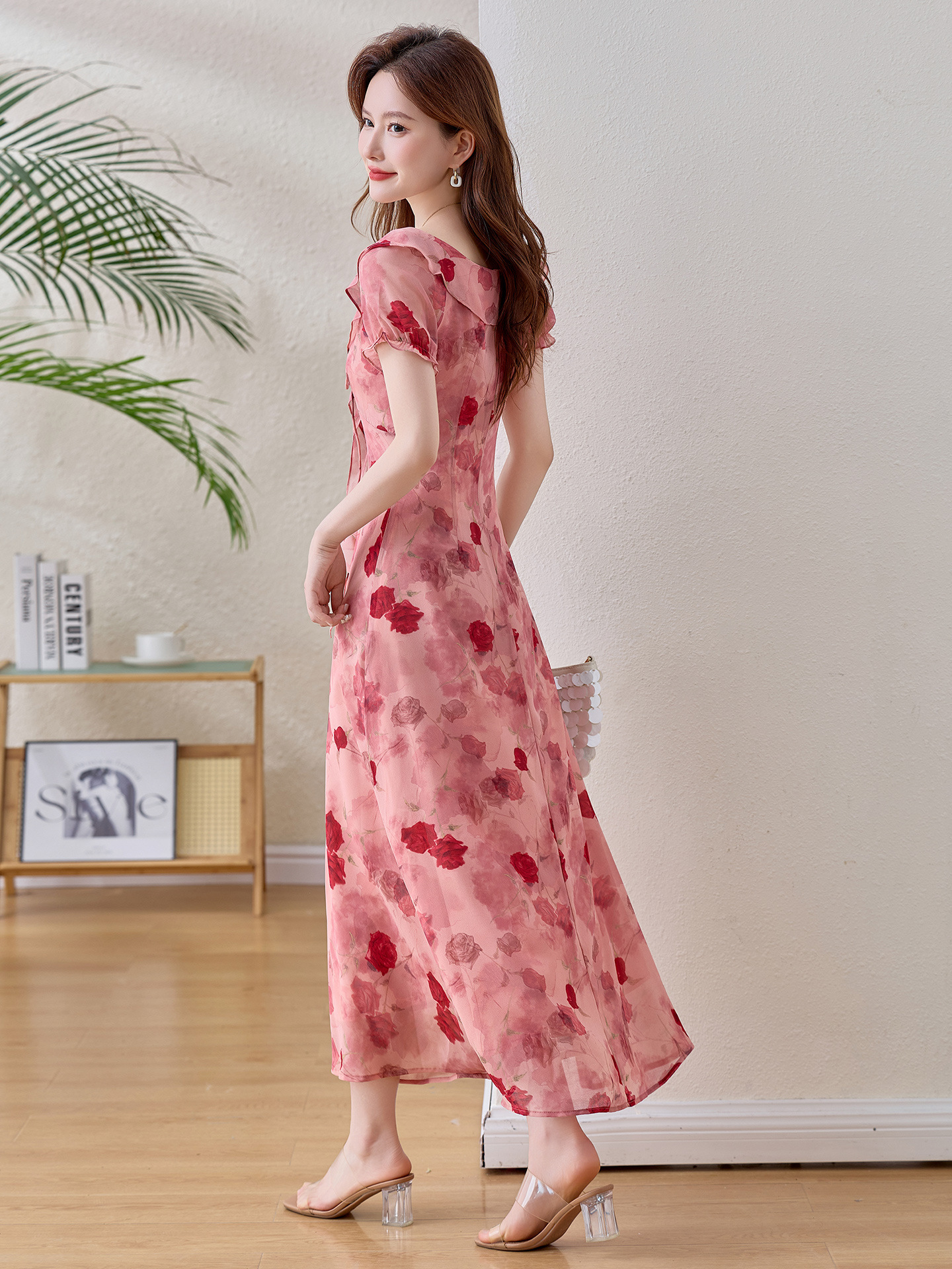 Đầm maxi nữ hoa hồng cổ V tay ngắn thắt eo — Hồng lãng mạn