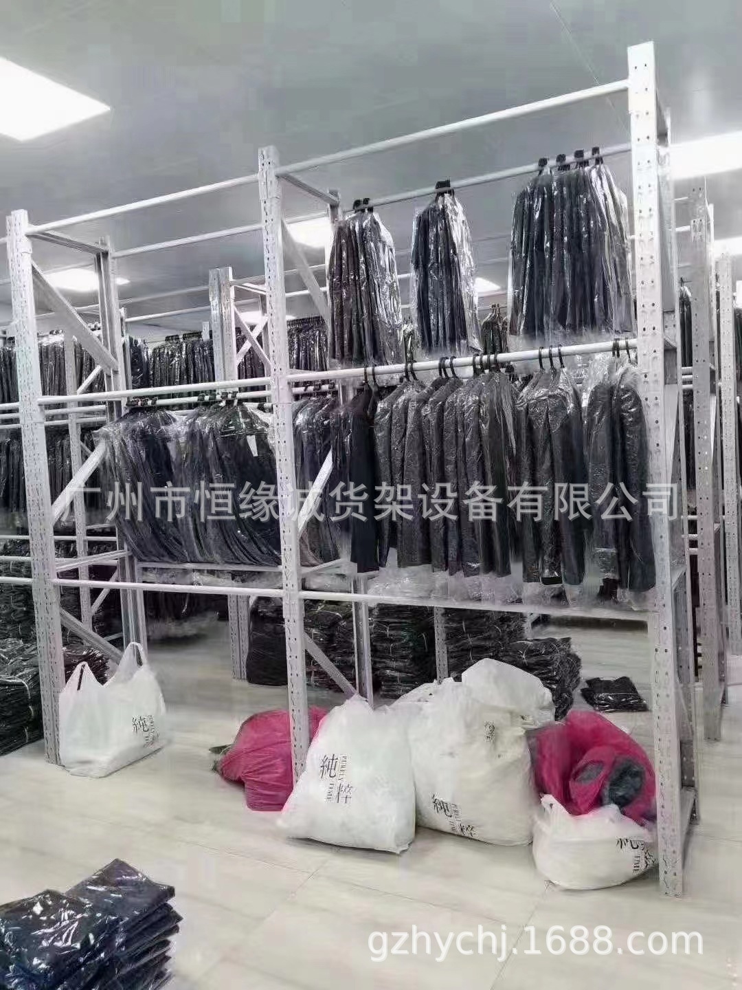 Hanging clothes round rod shelf clothing display rack warehouse storage closet coat rack storage winter suit coat rack shelf