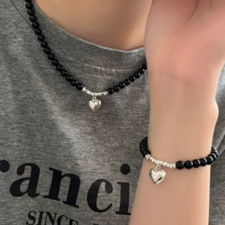 银瑞泰s925纯银轻奢高级感黑玛瑙串珠爱心项链女ins复古锁骨链