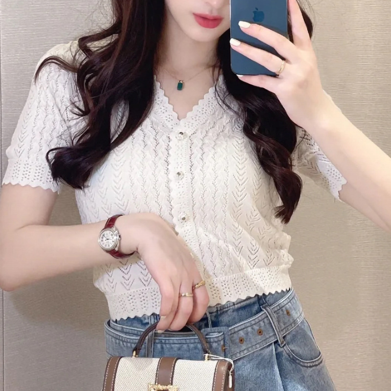 2026 French-Style Elegant Summer New V-Neck Hollow-Out Wavy Lace Puff Sleeve Thin Knit Cardigan for Women