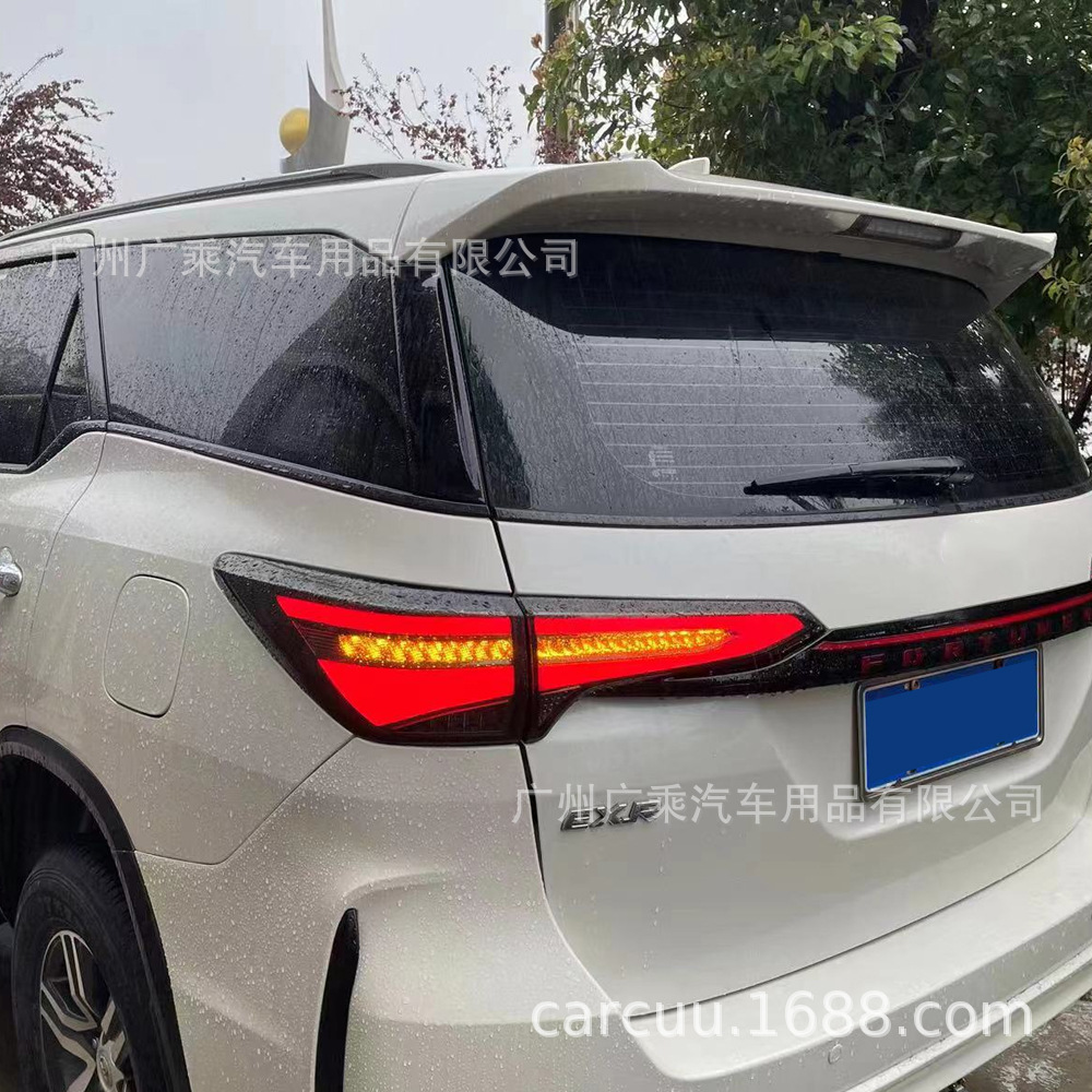 Adecuado para 16-20 años de luz trasera Toyota Runner, luz trasera de oración transversal, luz de freno de advertencia trasera