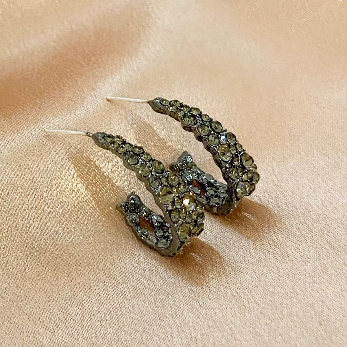 Серьги, игла серебро 925, gun‑black с кристаллами, стиль лёгкой роскоши