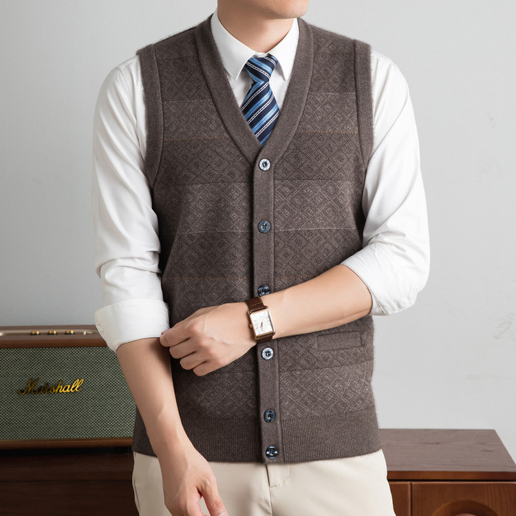 Knitted open-back sweater, men's autumn collection, V-neck, jacquard pattern, sleeveless vest, cardigan, business sweater vest for older men Knitted open-back sweater, men's autumn collection, V-neck, jacquard pattern, sleeveless vest, cardigan, business sweater vest for older men