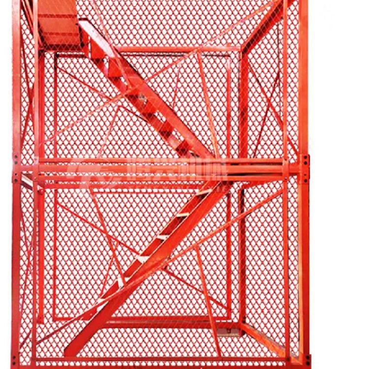 Защита лестницы типа «клетка» — безопасная и надёжная для строительных площадок.