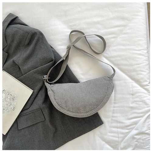Daily single order Uhome same style dumpling-shaped corduroy autumn/winter new women's shoulder bag men's crossbody bag armpit bag lightweight