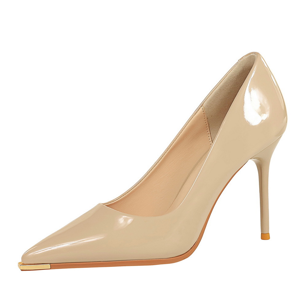 1893 European And American Style Banquet Simple High Heels Stiletto Patent Leather Shiny Shallow Mouth Metal Pointed Toe_vogvips.com