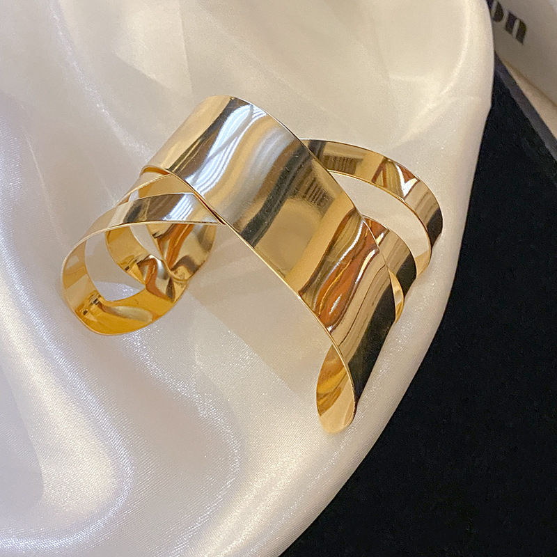 40g Weight 0.03µm Gold Plating Thickness Electroplating Gold Plating Process Copper Plated Plating Material Bangle Classification 1 Piece Quantity Party, Date Occasion Metal Material Geometric Pattern Women's Gender Elegant, Simple Style Style Plating Craft Elegant Simple Style Geometric Metal Plating Women's Bangle 31