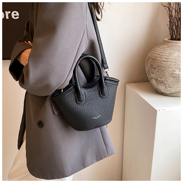 Hand held bucket for women 2024 new Korean version Instaram trendy fashion versatile shoulder simple niche crossbody_voghion.com
