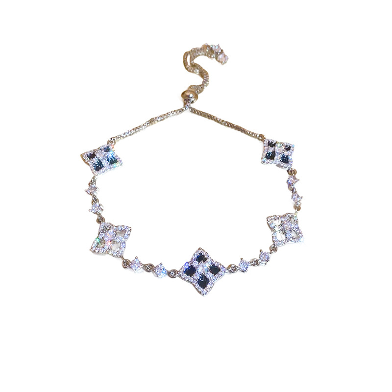 Zircon hueco flor de frita pulsera de extracción estilo estilo francés personalidad pulsera de lujo ligero joyas de mano de alta calidad