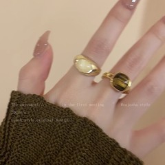 口の指輪の女子学生の復古の気質の大衆の設計の食事の指はネットの赤いファッションの個性の親友の指環を指します。