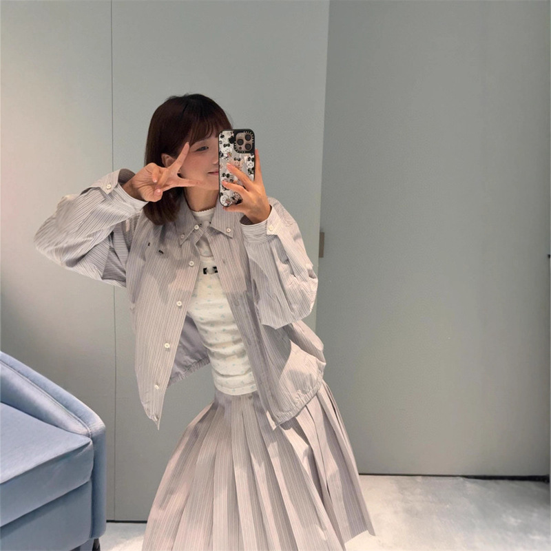 2025 New Winter Nanyou Miu Sweet Preppy Style Stripesd Casual Jacket + Pleated Skirt Suit